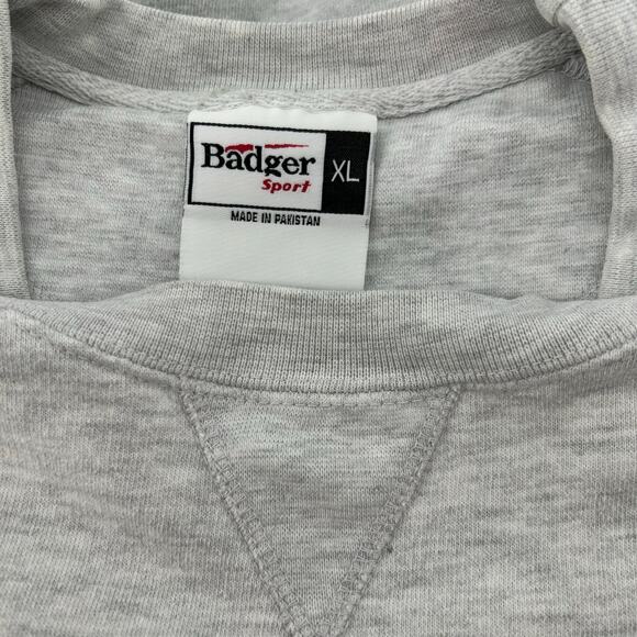 VTG 90s Men's Grey Badger Sport Moose Tracks Wilderness Crewneck Sweatshirt XL - Picture 2 of 6